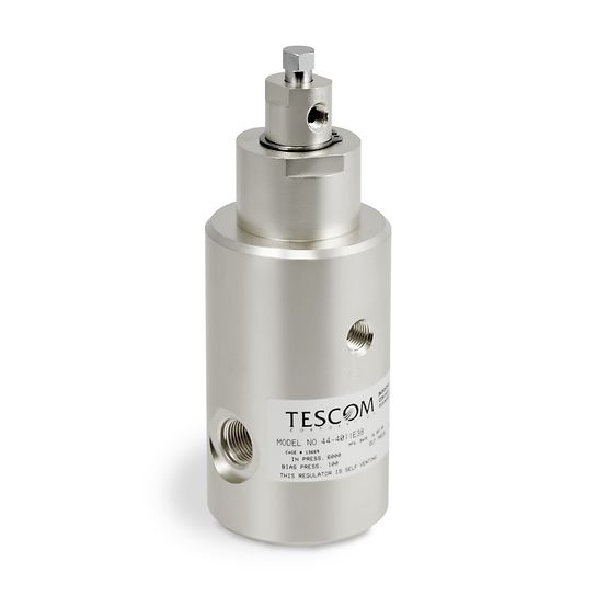 TESCOM™ 44-4000 Serisi Yaylı Dalış Regülatörü